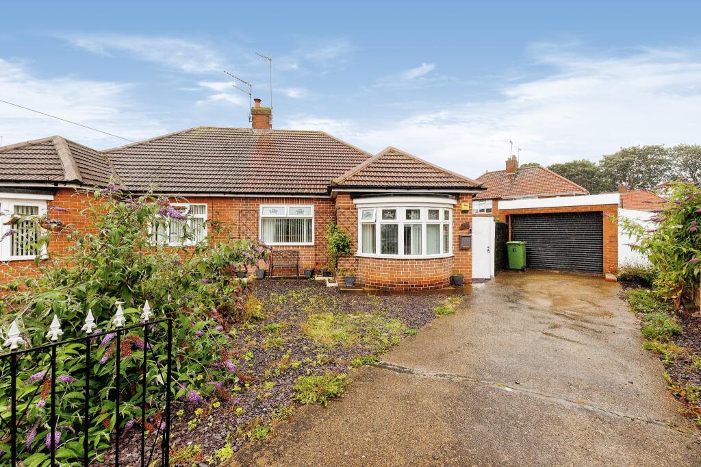 2 bedroom bungalow for sale in Deepdene Grove, Sunderland, Tyne and Wear, SR6