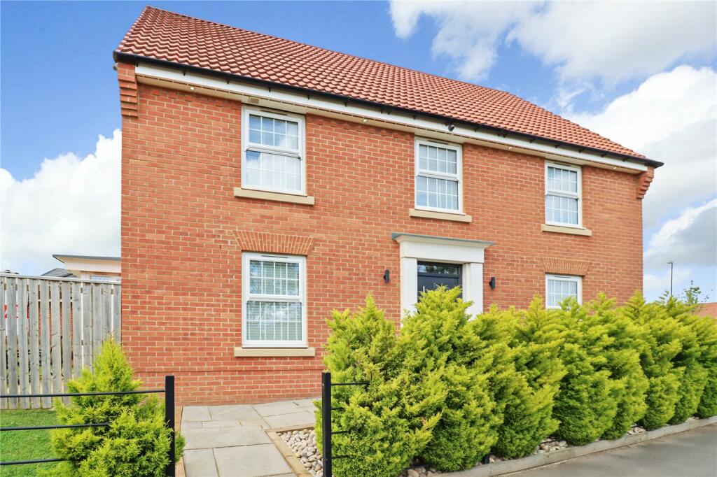 4 bedroom detached house for sale in Cherry Brooks Way, Ryhope