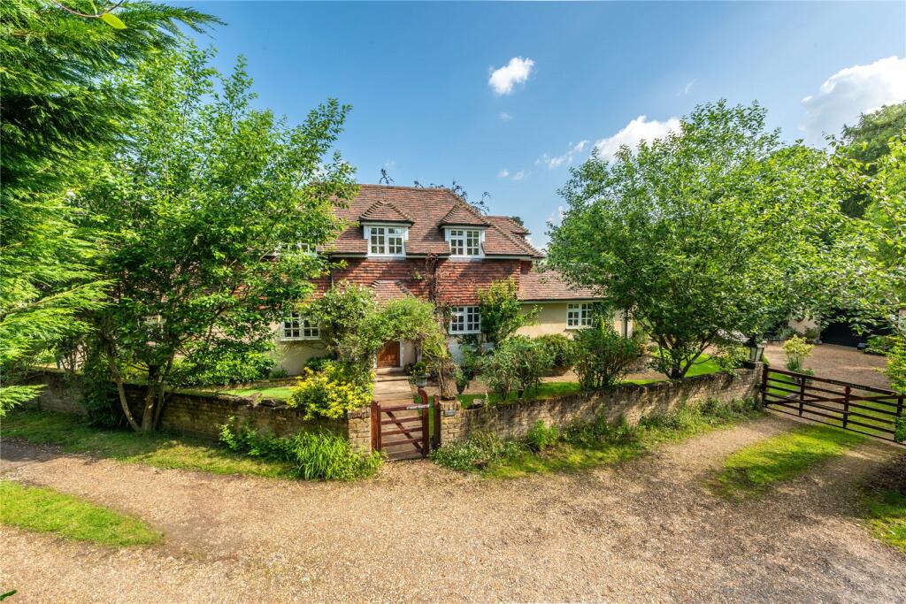 4 bedroom detached house for sale in Mill Hill Lane, Brockham
