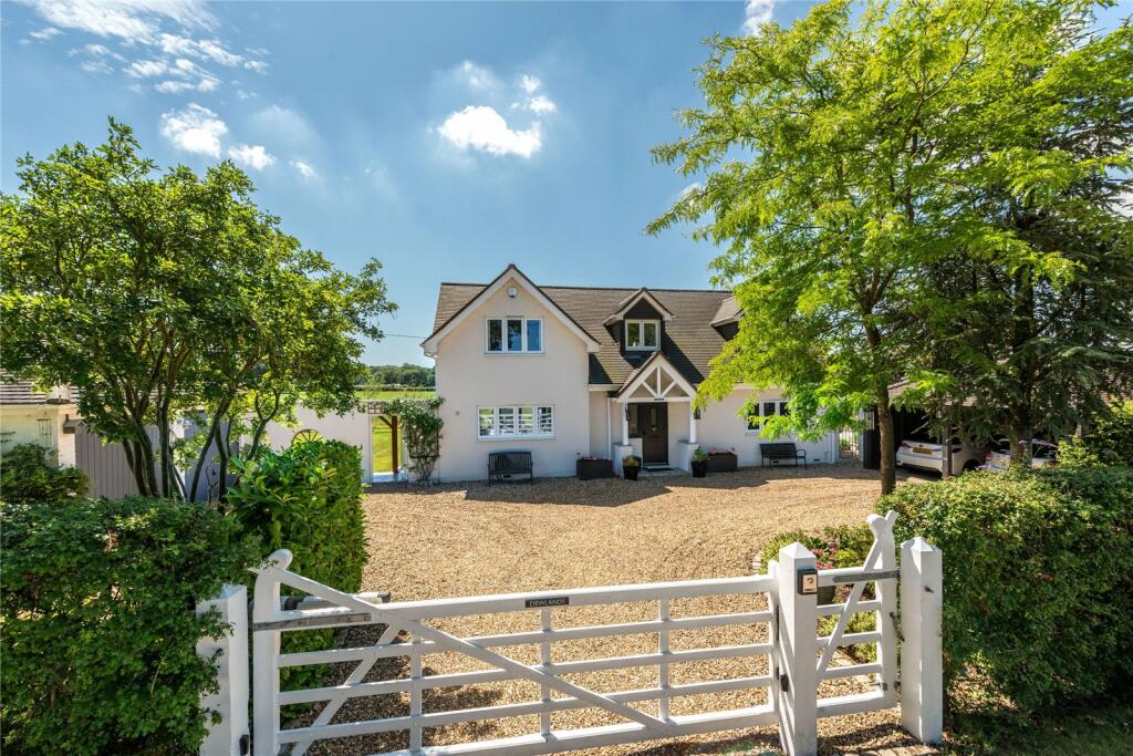 4 bedroom detached house for sale in Smalls Hill Road, Leigh, Reigate