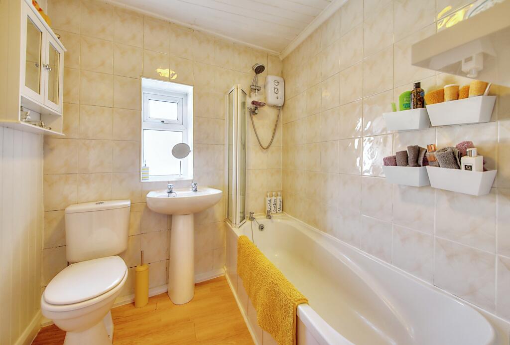 3 bedroom flat for sale in Station Road, Wallsend, Tyne and Wear, NE28