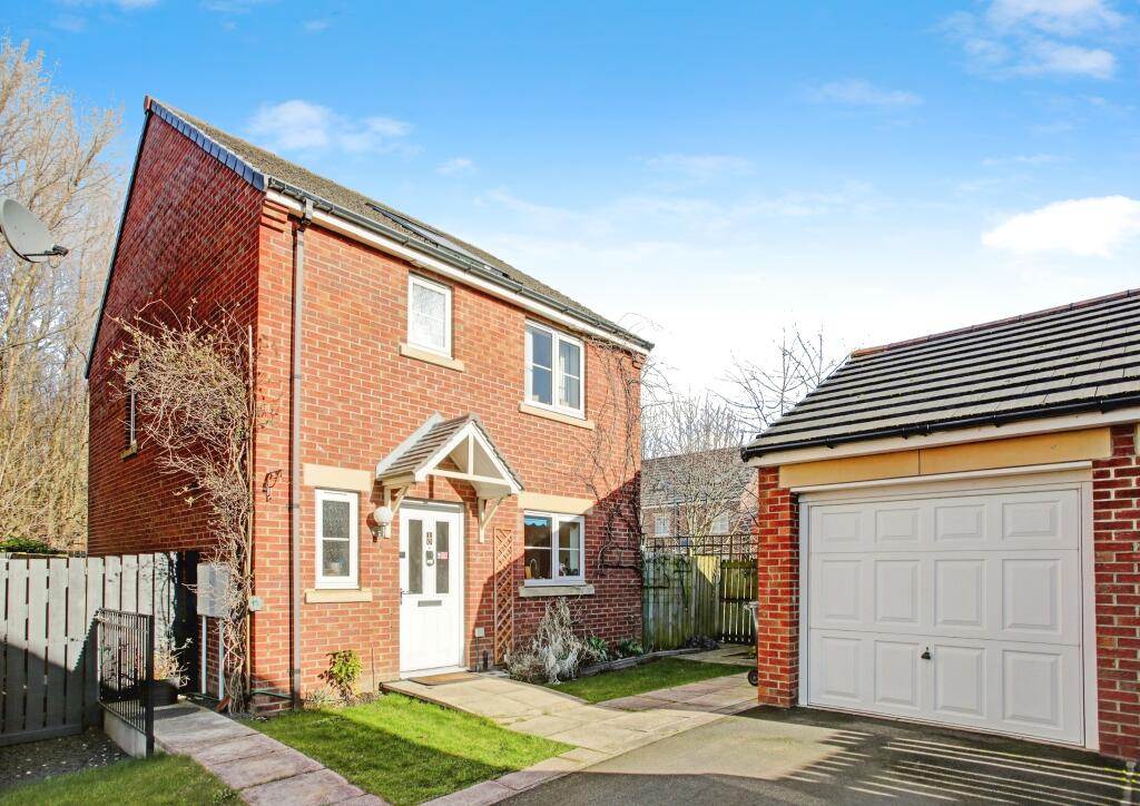 3 bedroom detached house for sale in Howdon Green, Wallsend, Tyne and