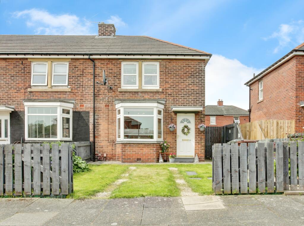 2 bedroom semidetached house for sale in Brunton Avenue, Wallsend