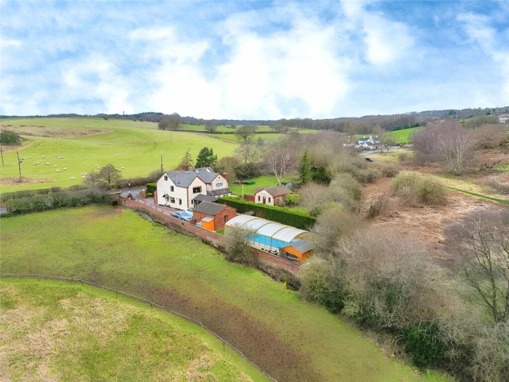 3 bedroom semidetached house for sale in Hayfield Hill, Rugeley