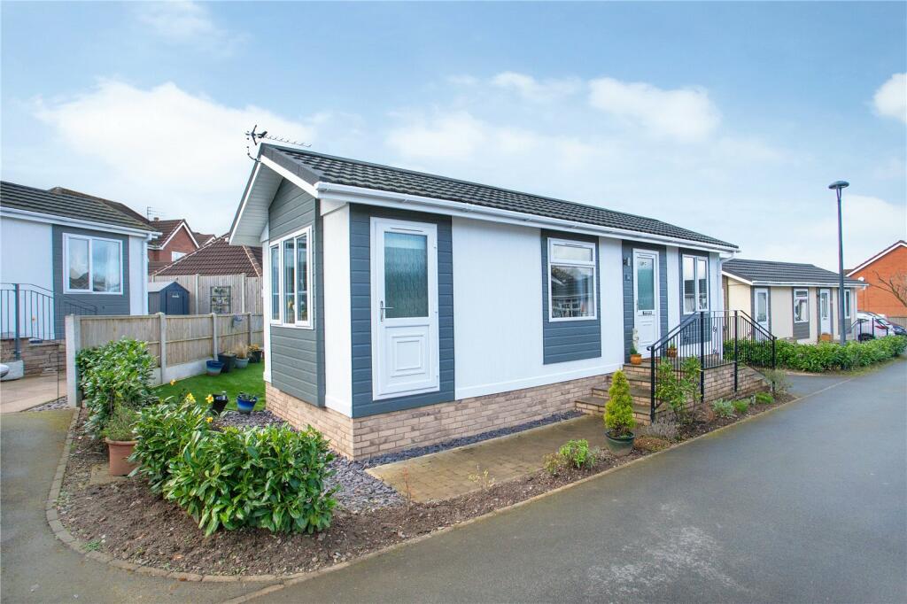 1 bedroom bungalow for sale in Featherstone Park, New Road