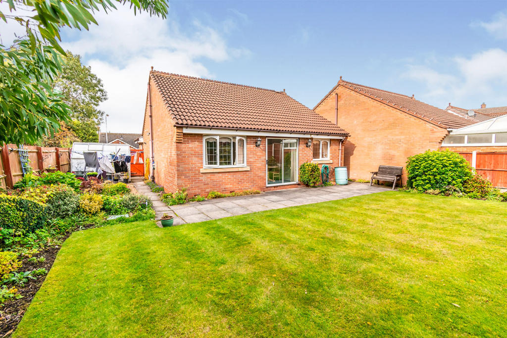 2 bedroom bungalow for sale in Damson Close, Willenhall, West Midlands, WV12