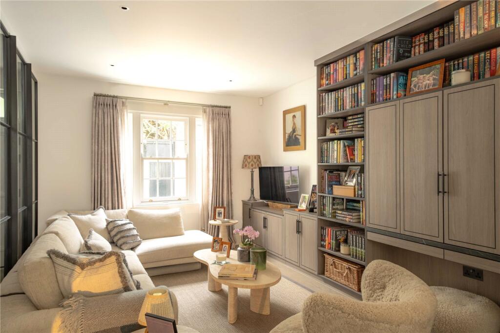 Main image of property: Upper Cheyne Row, Chelsea, SW3