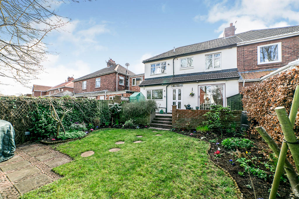 4 bedroom semidetached house for sale in Elsdon Gardens, Dunston