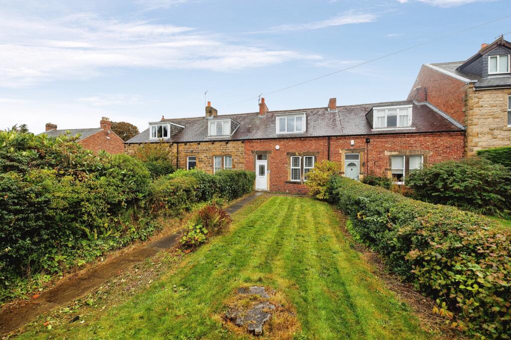 2 bedroom terraced house for sale in Whaggs Lane, Whickham, Newcastle