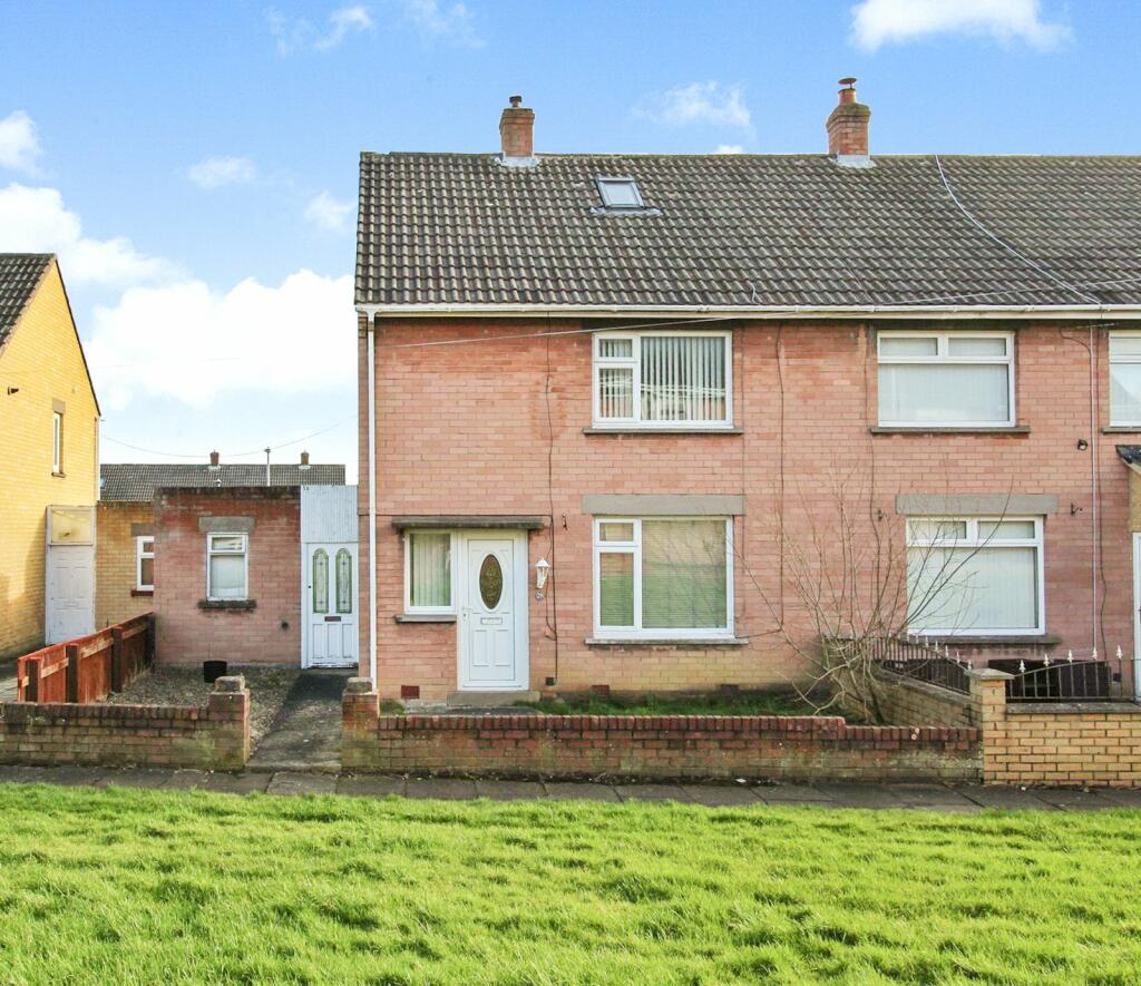 2 bedroom semidetached house for sale in Buttermere Crescent, Blaydon