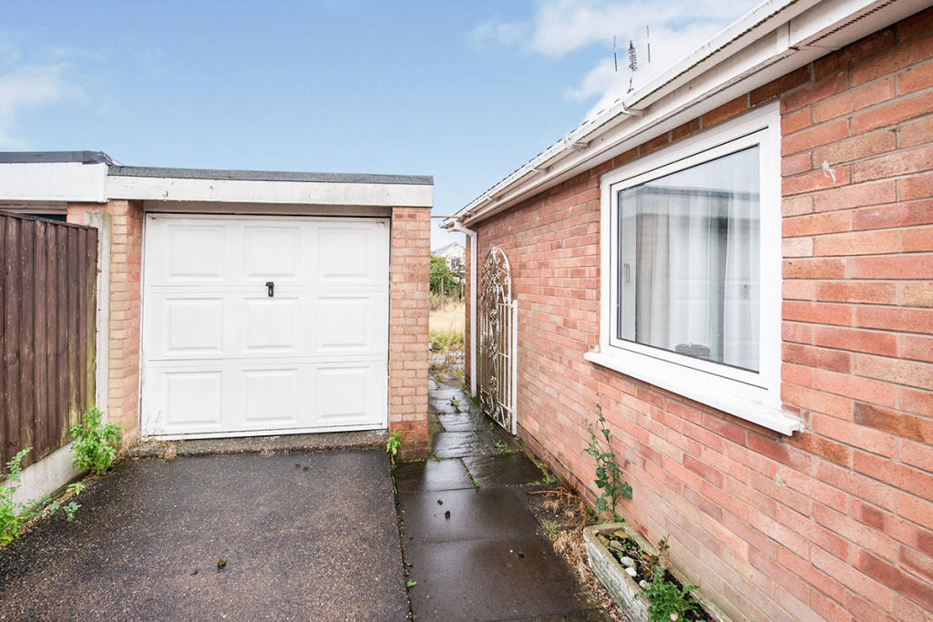 3 bedroom bungalow for sale in Windsmoor Road, Brinsley, Nottingham, Nottinghamshire, NG16