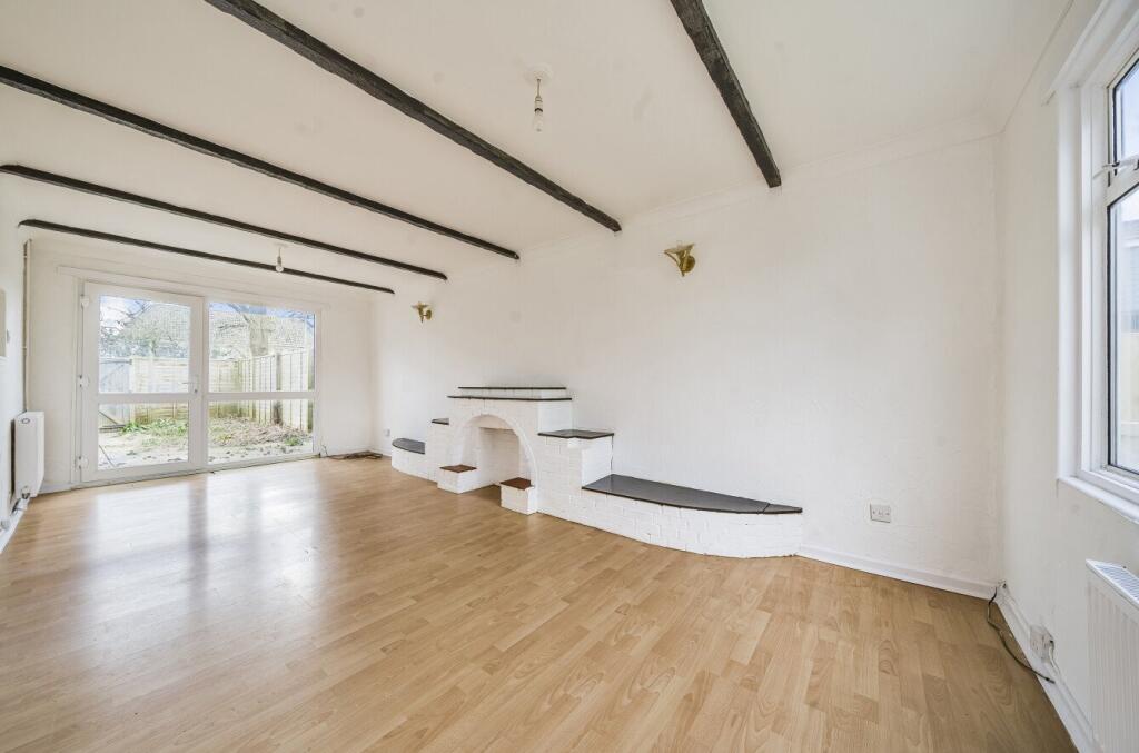 Main image of property: Robin Gardens, Waterlooville, Hampshire, PO8