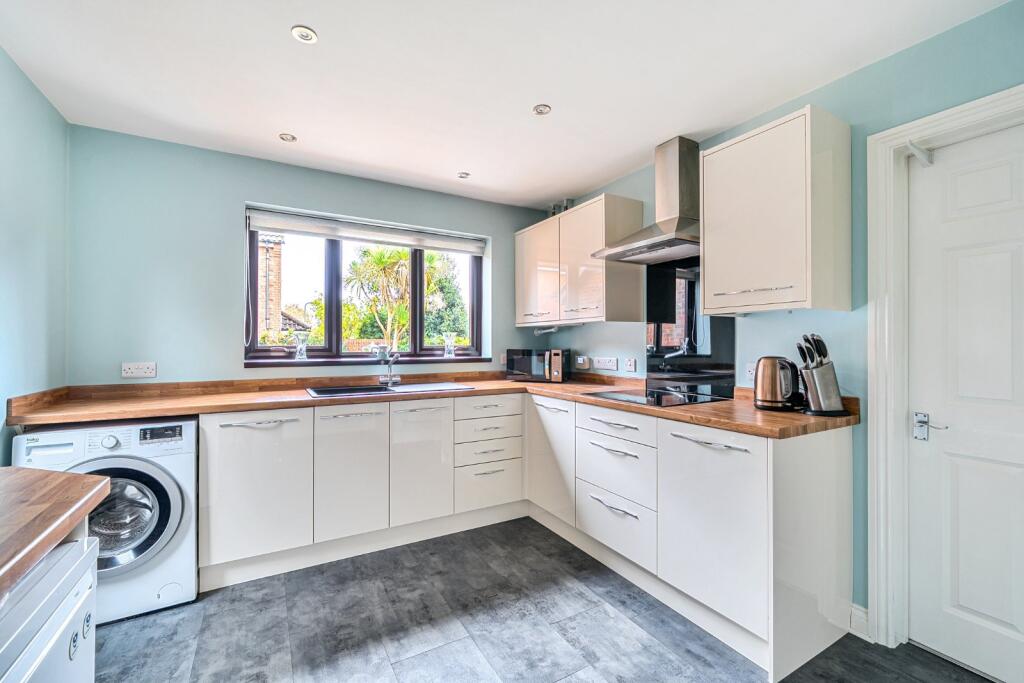 Main image of property: Avocet Way, Waterlooville, Hampshire, PO8