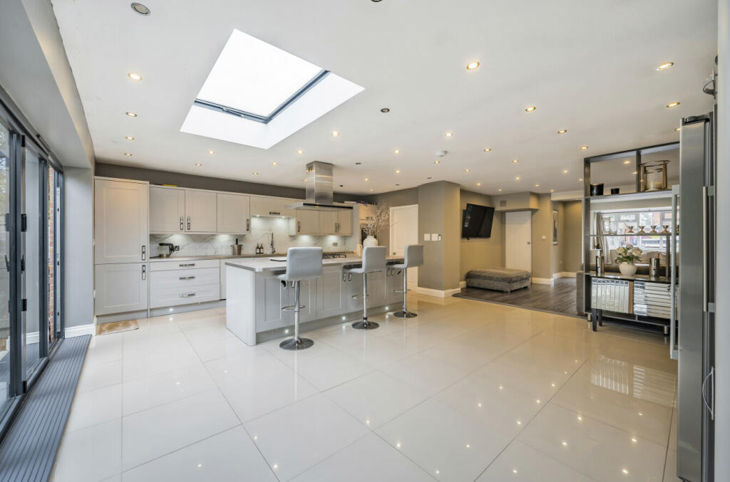 Main image of property: Wyndham Crescent, Woodley, Reading