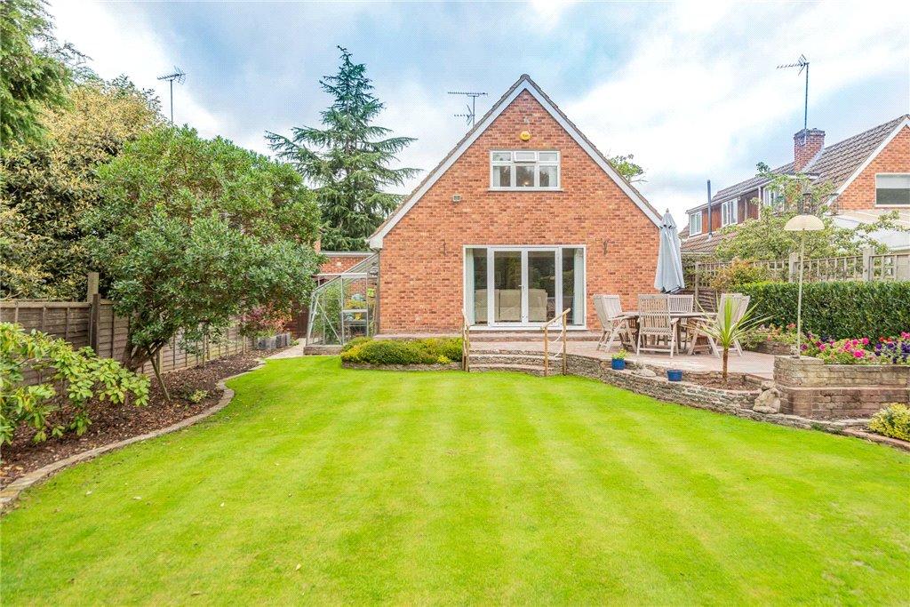 3 bedroom detached house for sale in Colemans Moor Road, Woodley