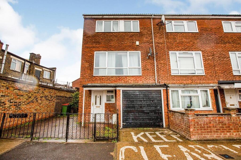 Main image of property: Leywick Street, London, E15