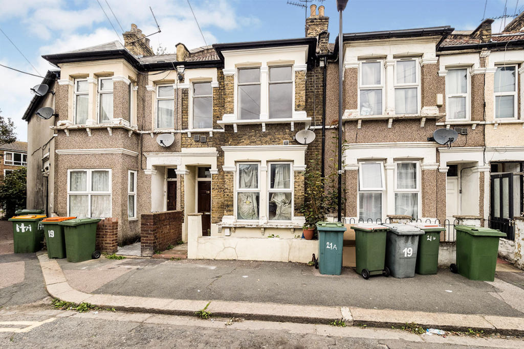 2 bedroom apartment for sale in Chandler Avenue, London, E16