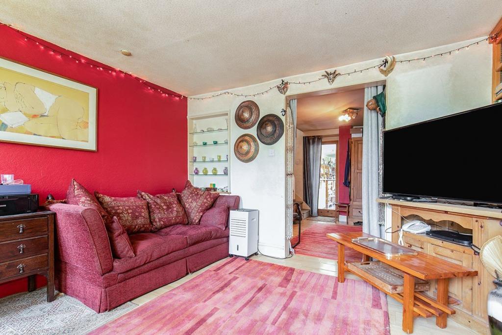 3 bedroom terraced house for sale in Winchelsea Road, Rye, East Sussex, TN31
