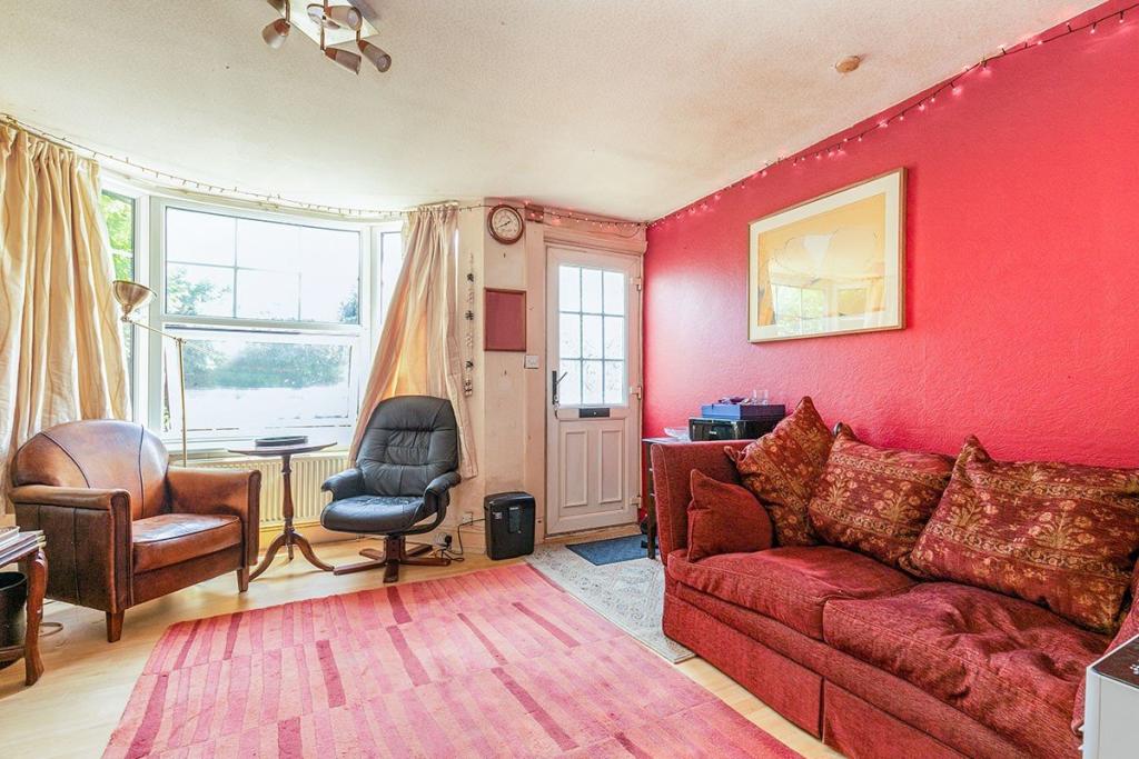 3 bedroom terraced house for sale in Winchelsea Road, Rye, East Sussex, TN31