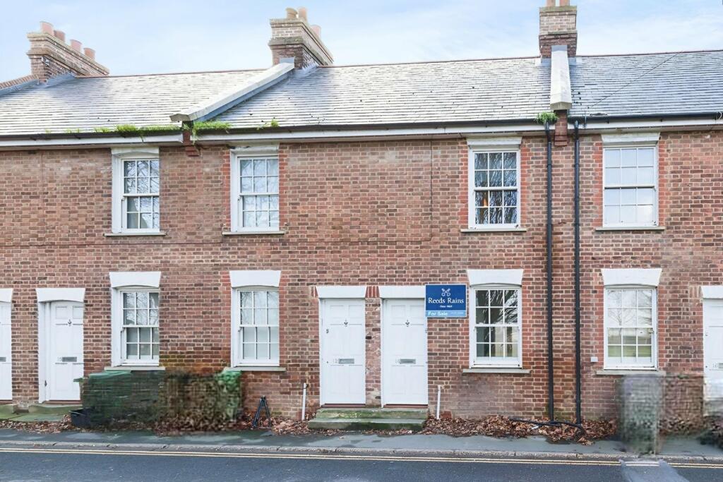 2 bedroom terraced house for sale in Fishmarket Road, Rye, East Sussex