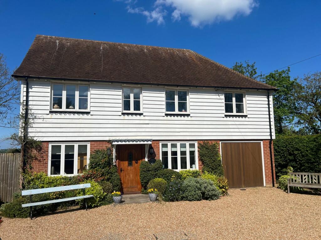 4 bedroom detached house for sale in Tanyard Lane, Winchelsea, Rother, TN36