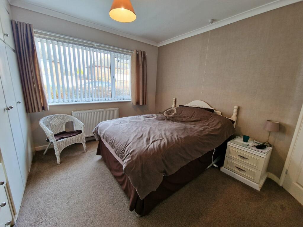 2 bedroom bungalow for sale in Cleveland Road, Bulkington, Bedworth