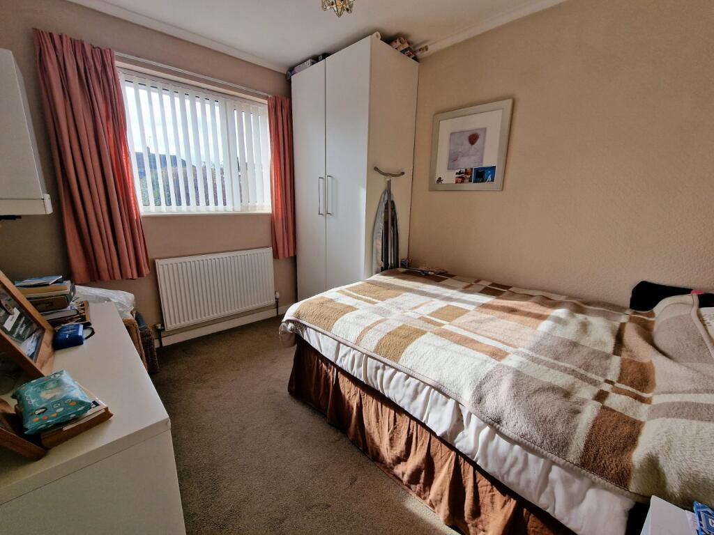 2 bedroom bungalow for sale in Cleveland Road, Bulkington, Bedworth