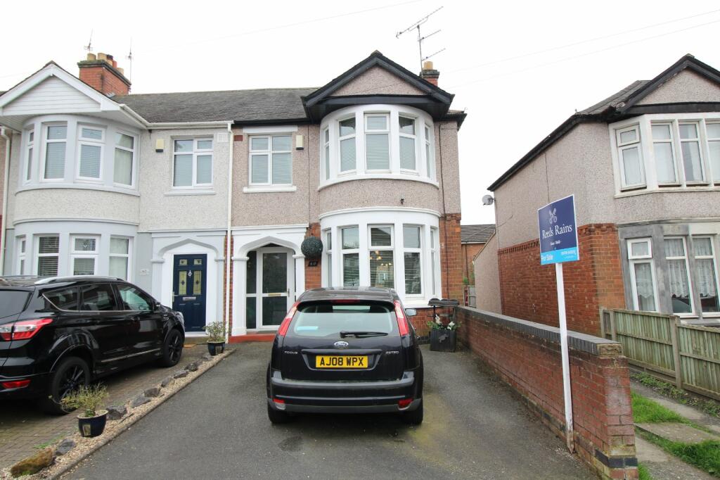 3 bedroom end of terrace house for sale in Margaret Avenue, Bedworth