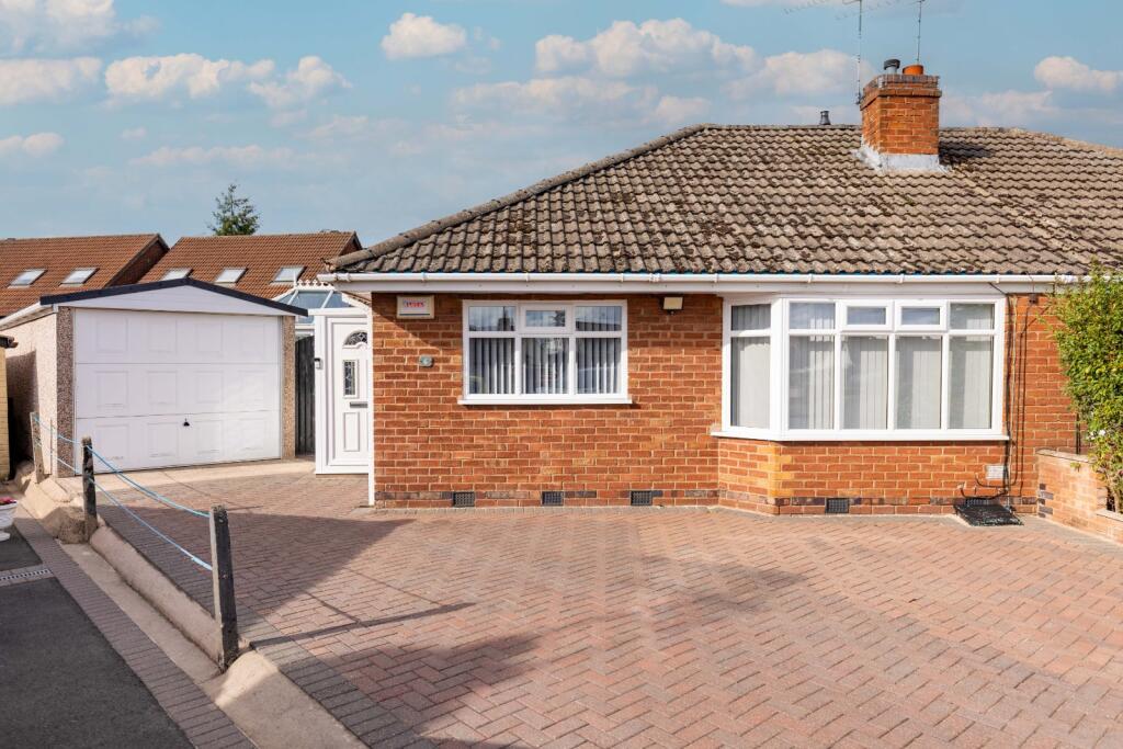 Main image of property: Carlton Close, Bulkington, Bedworth, Warwickshire, CV12