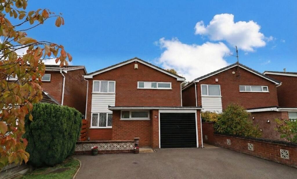 Main image of property: Claremont Close, Bulkington, Bedworth, Warwickshire, CV12