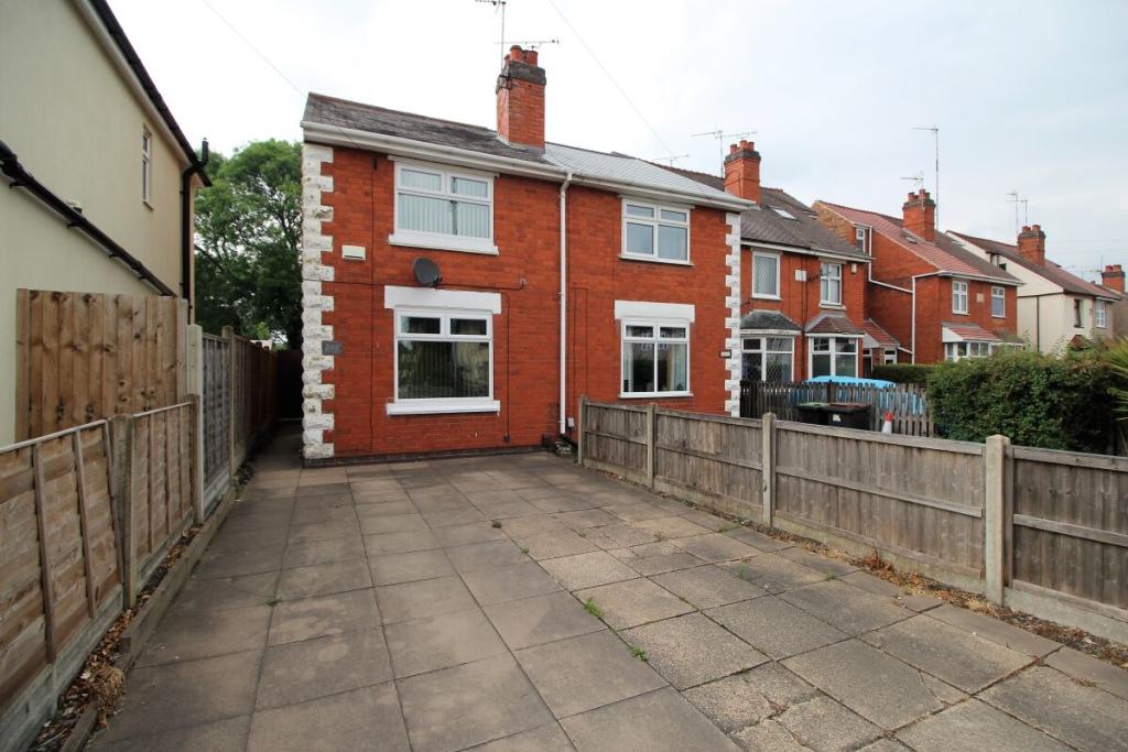 3 bedroom semidetached house for sale in Newtown Road, Bedworth, CV12