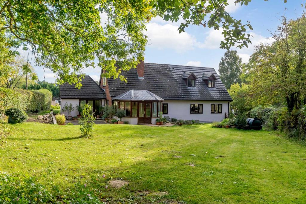 4 bedroom detached house for sale in Lyne Down, Much Marcle, HR8