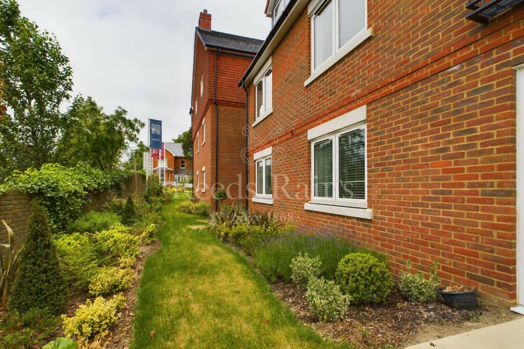 Additional property image - Birchwood Park Avenue, Swanley, Kent, BR8