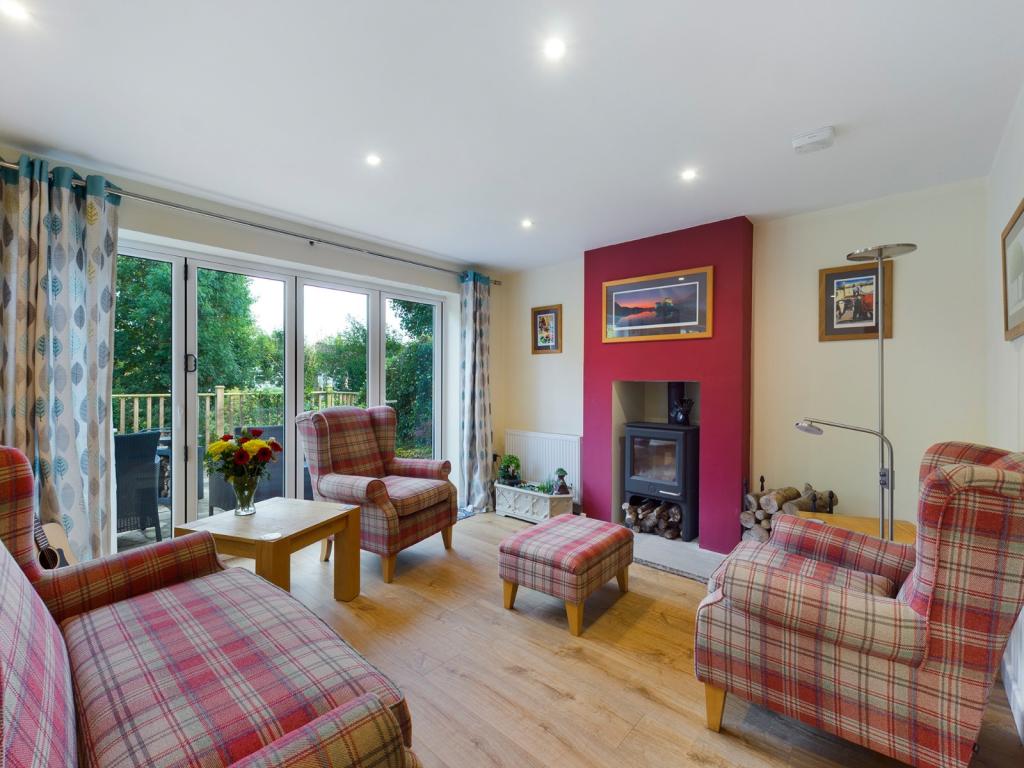 6 bedroom detached house for sale in Edward Road South, Clevedon, North