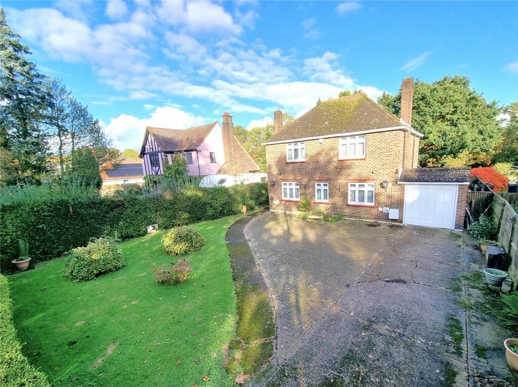 3 bedroom detached house for sale in Road, Horley, Surrey, RH6