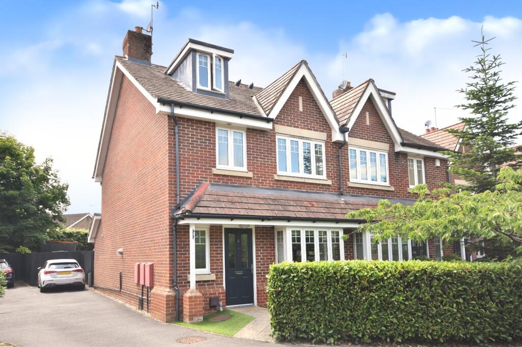 Main image of property: Meath Gardens, Horley, Surrey, RH6