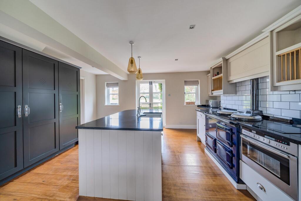 Main image of property: Hawthorn Hill, Warfield, Bracknell, Berkshire, RG42