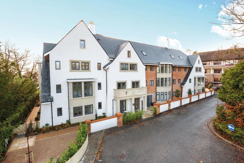 2 bedroom retirement property for sale in Bolnore Road, Haywards Heath