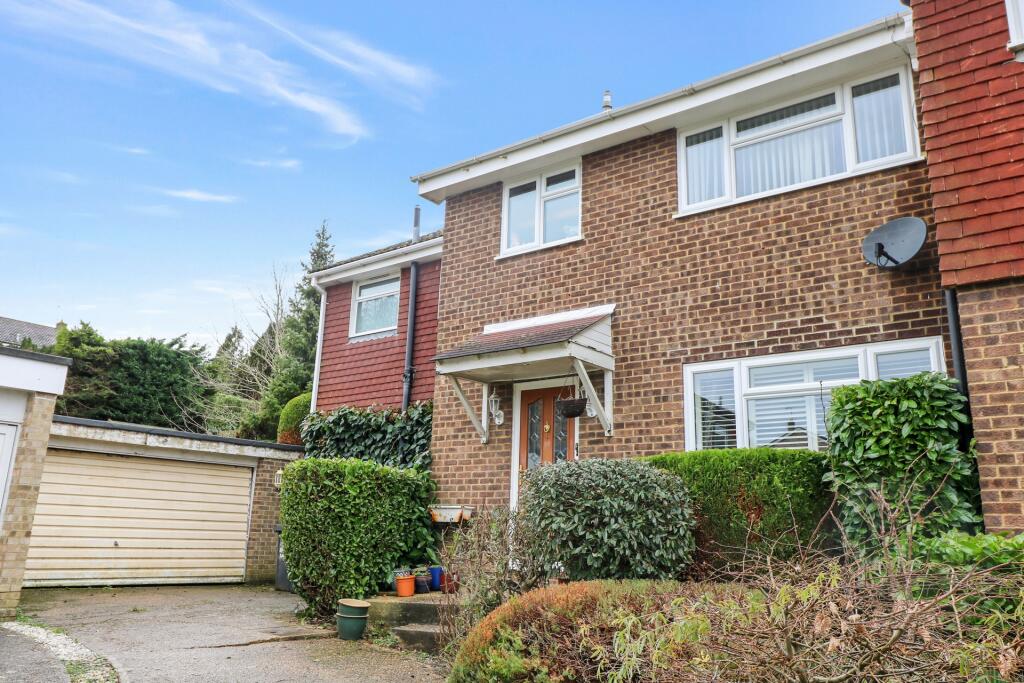 4 bedroom house for sale in Pembury Close, Haywards Heath, RH16