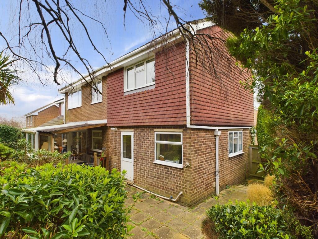 4 bedroom house for sale in Pembury Close, Haywards Heath, RH16