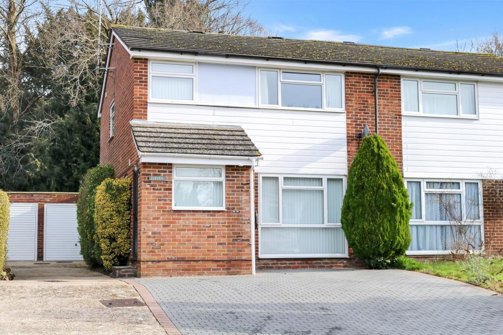 3 bedroom house for sale in Barnmead, Haywards Heath, RH16