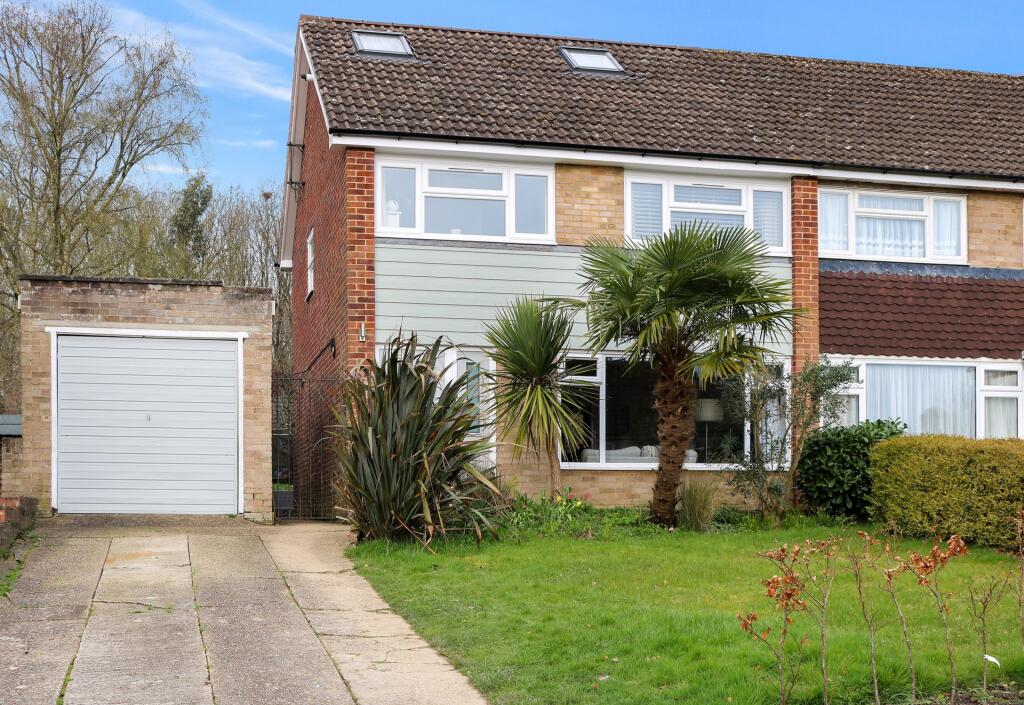 4 bedroom house for sale in Penland Road, Haywards Heath, RH16