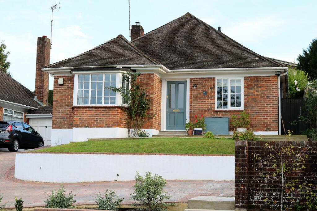 3 bedroom bungalow for sale in Penland Road, Haywards Heath, RH16