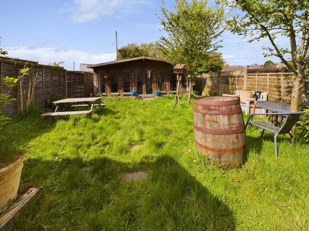 1 bedroom flat for sale in Wivelsfield Road, Haywards Heath, RH16