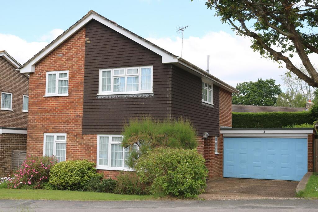 4 bedroom house for sale in Sunnywood Drive, Haywards Heath, RH16