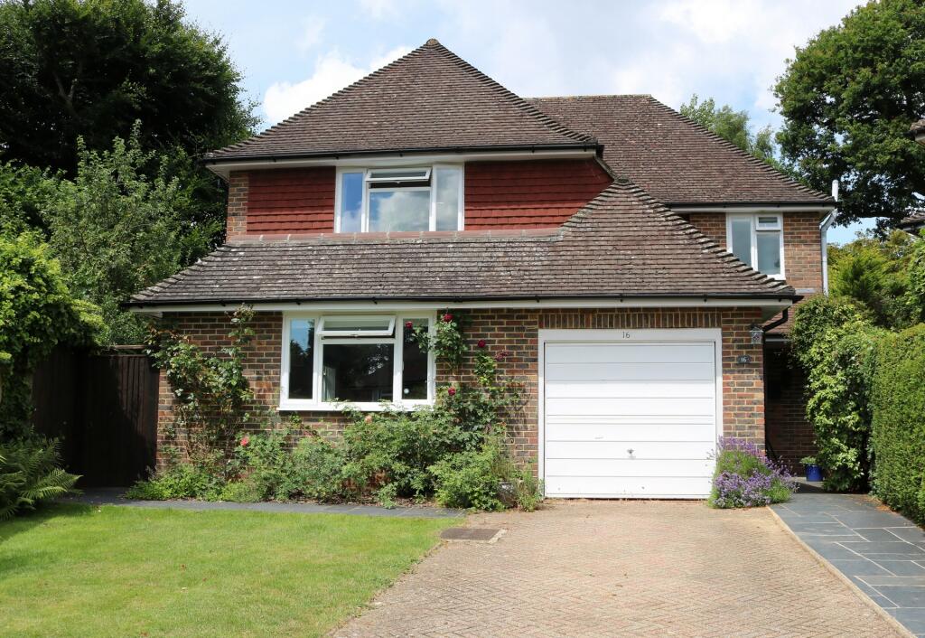 4 bedroom house for sale in Wickham Close, Haywards Heath, RH16