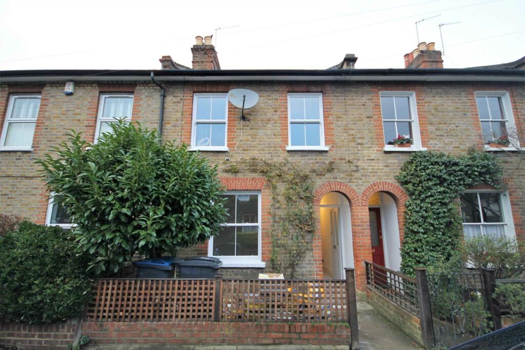 3 bedroom terraced house for rent in Browns Road, Surbiton, KT5