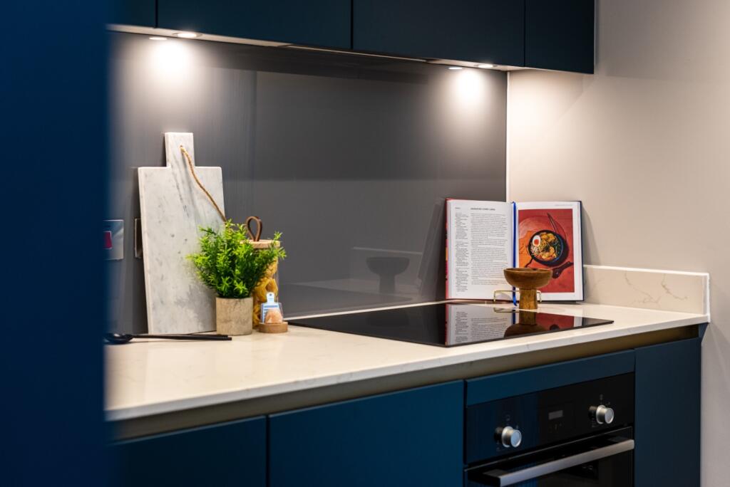 Additional property image - Grand Avenue West, Grand Avenue, Hove
