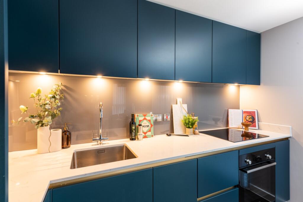 Additional property image - Grand Avenue West, Grand Avenue, Hove