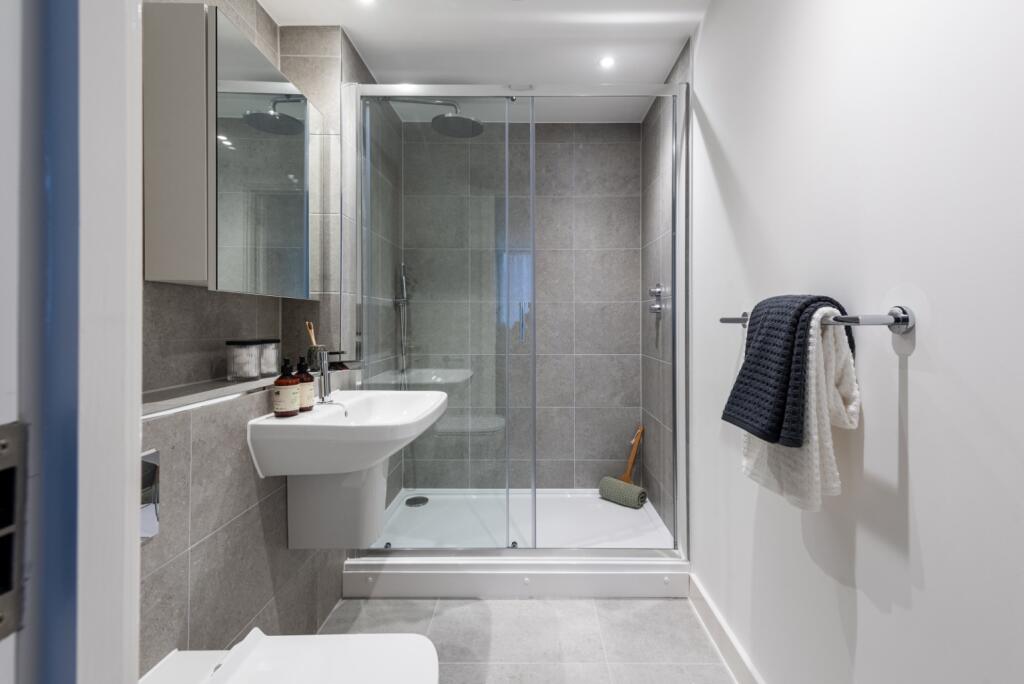 Additional property image - Grand Avenue West, Grand Avenue, Hove